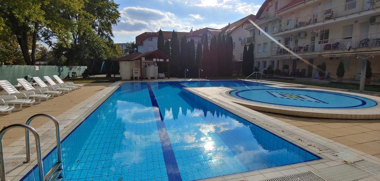 Panorama Lux Wellness Apartman Hajduszoboszlo Exterior photo
